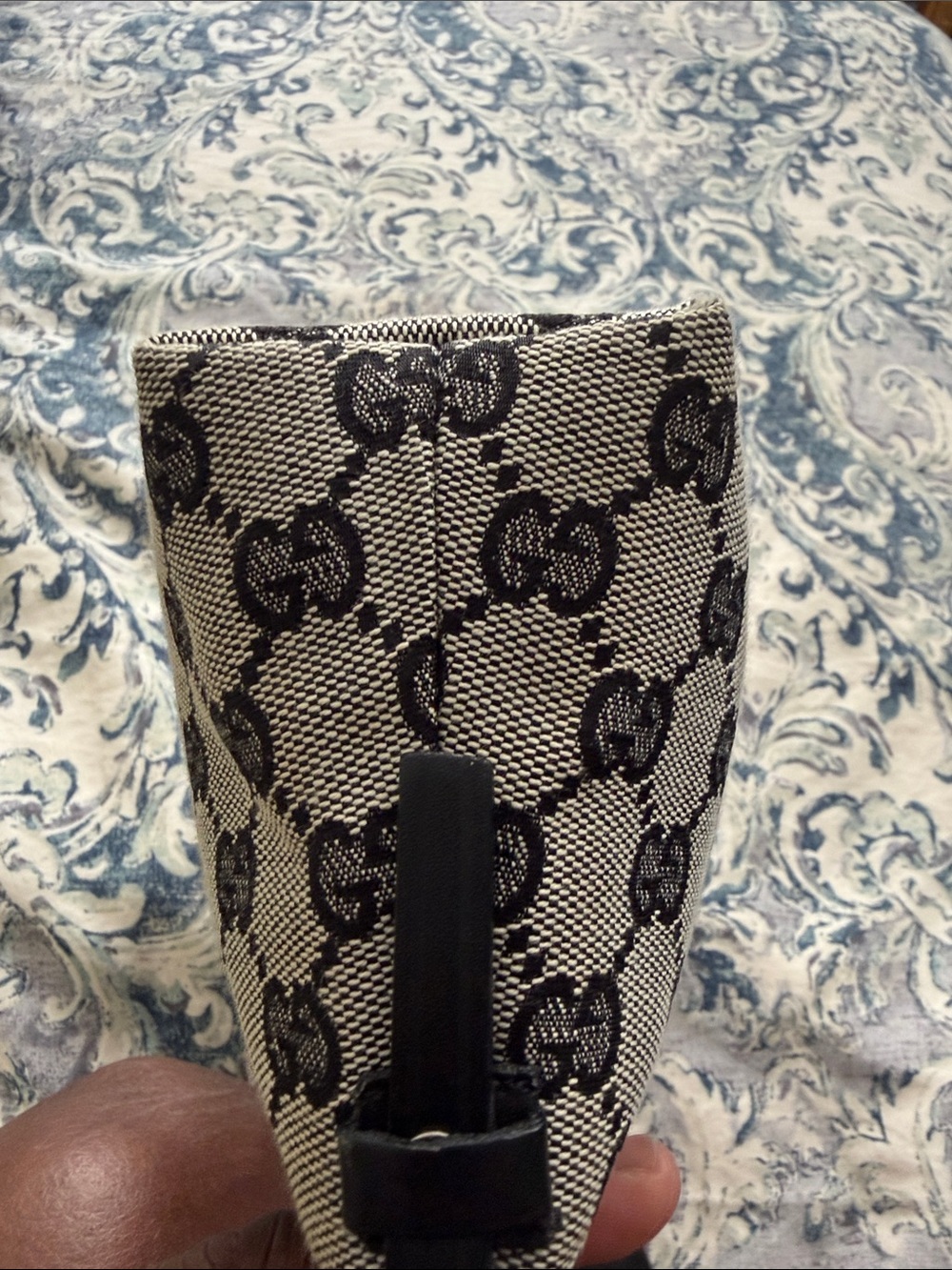 Authentic Gucci Beige and Black GG Canvas Shoulder Bag - Picture 6 of 9